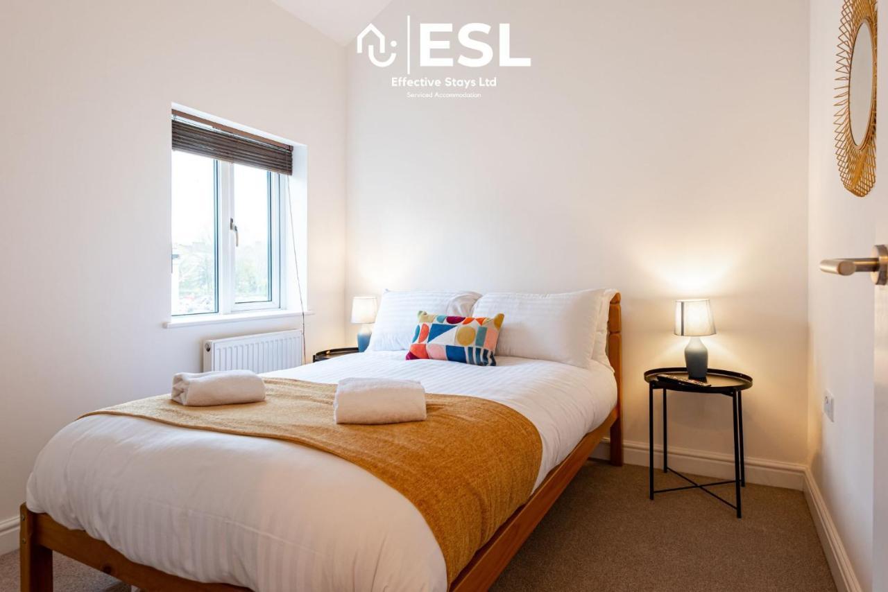 2 Bedroom Terrace Cottage, Parking, 5 Minutes Drive To Royal Shrewsbury Hospital Екстер'єр фото